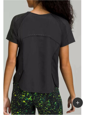Lululemon Lightweight Stretch
Run Short Sleeve Top Size 8